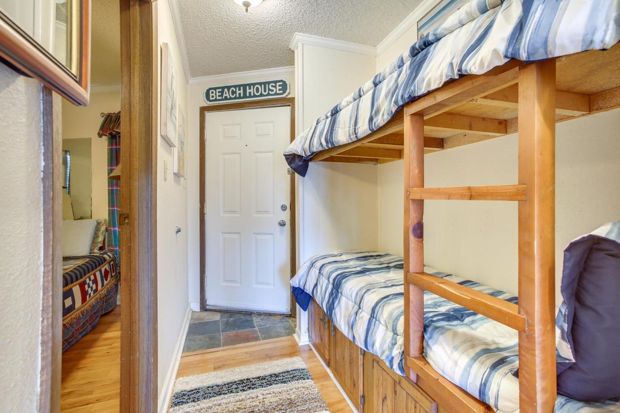 Galveston Retreat With Balcony And Gulf Views! Apartment Ngoại thất bức ảnh